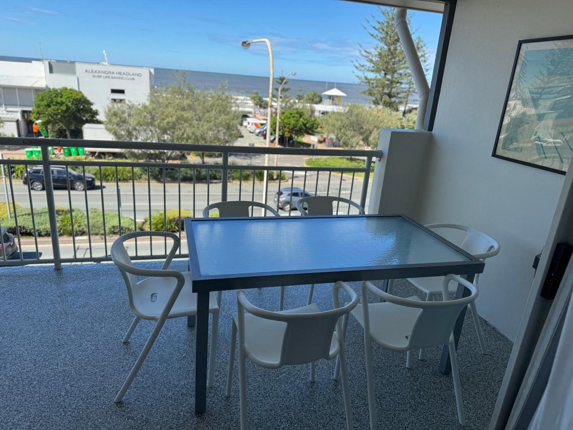 Ocean View - Alexandra Headlands Beachfront Unit Buitenkant foto